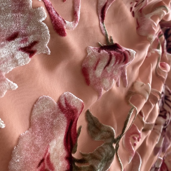 NWOT Burnt Velvet pink off shoulder mini dress - Picture 3 of 3